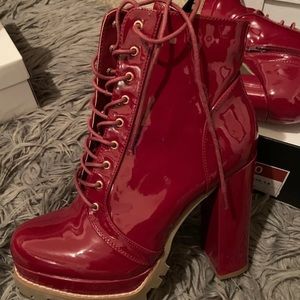 MONCLAIR Blocked heels